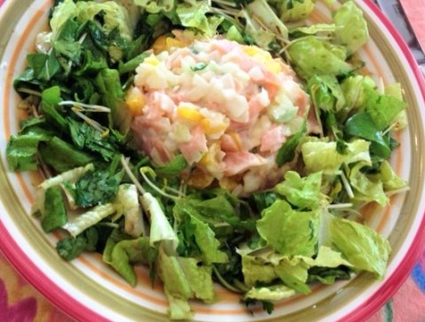 Ensalada de salmón y verdes