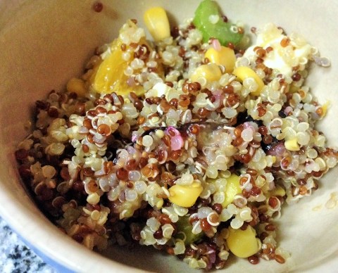 Ensalada de quinoa, naranja e higos